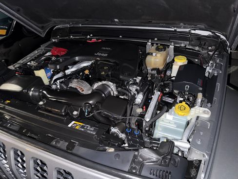 Used 2021 Jeep Gladiator Sport AWD/4WD image 94