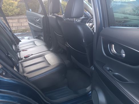 Used 2015 Nissan Rogue SV image 8