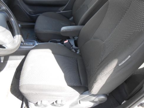 Used 2008 Hyundai Accent SE Hatchback FWD image 9