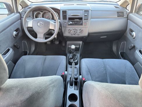 Used 2011 Nissan Versa image 21