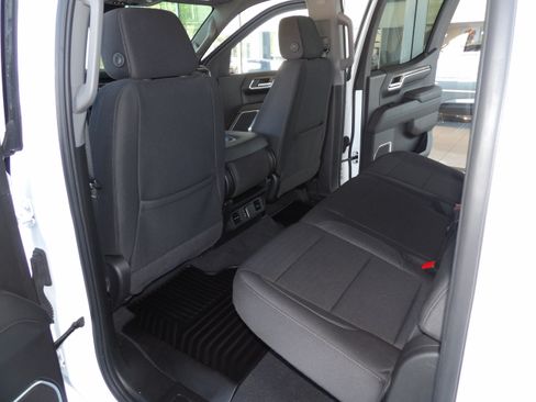 Used 2024 Chevrolet Silverado 1500 4x4 Crew Cab LT image 18