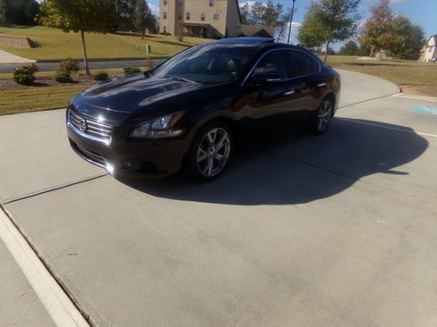 Used 2012 Nissan Maxima SV image 1