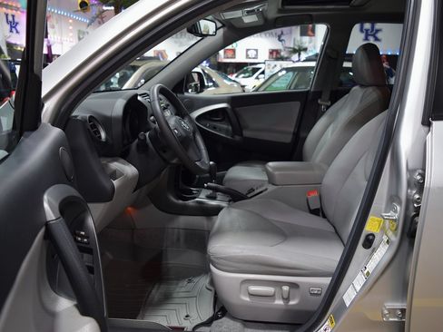 Used 2011 Toyota RAV4 Limited image 17