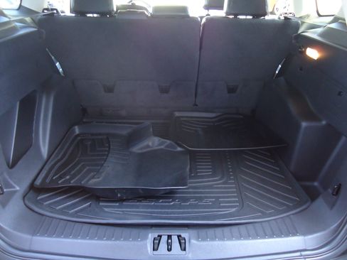 Used 2017 Ford Escape SE AWD/4WD image 12