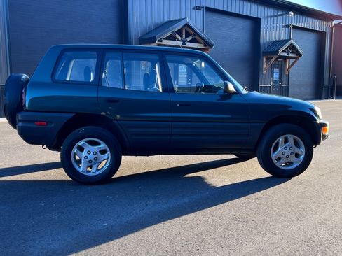Used 1999 Toyota RAV4 image 5
