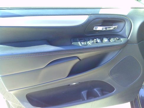 Used 2019 Dodge Grand Caravan GT FWD image 9