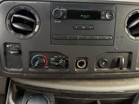 Used 2011 Ford E-250 and Econoline 250 image 14