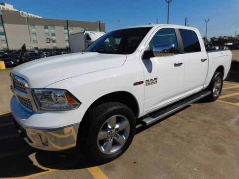 Used 2018 RAM 1500 Laramie image 5