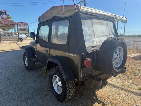 Used 1993 Jeep Wrangler 4WD image 7