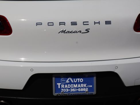 Used 2015 Porsche Macan S image 12