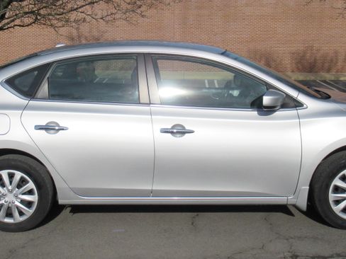Used 2015 Nissan Sentra SV image 5