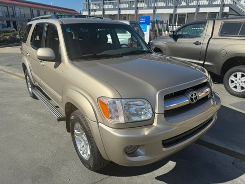 Used 2005 Toyota Sequoia SR5 image 12