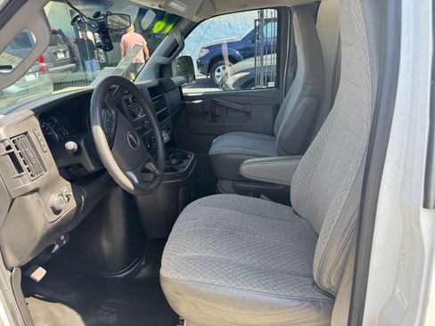 Used 2016 GMC Savana 2500 image 8