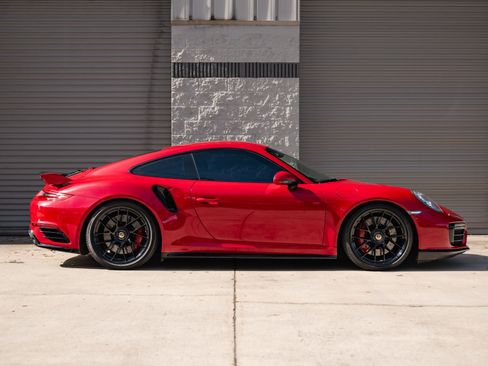 Used 2017 Porsche 911 Turbo image 9