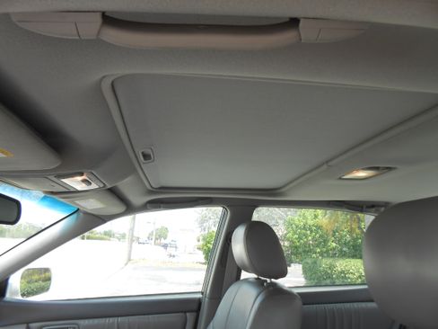 Used 2001 Toyota Avalon FWD image 13