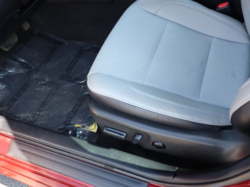 Used 2016 Toyota Camry SE image 17