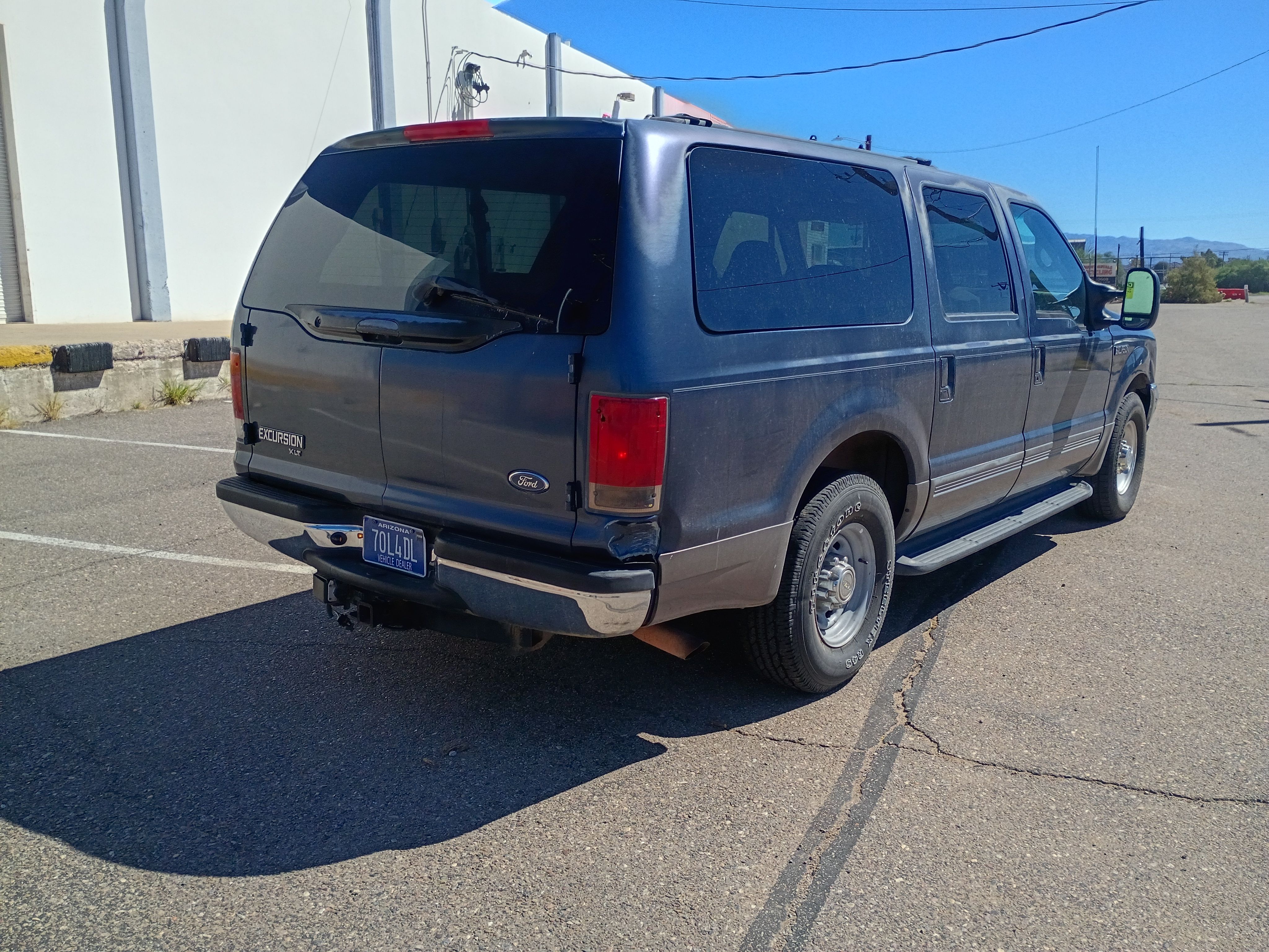 Used 2002 Ford Excursion 2WD XLT image 6
