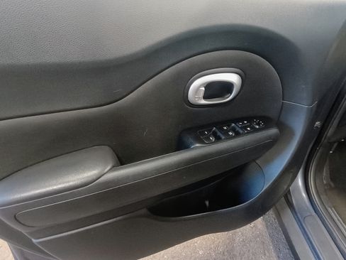 Used 2014 Kia Soul + image 15