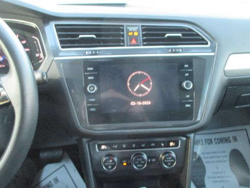 Used 2020 Volkswagen Tiguan SEL Premium image 7