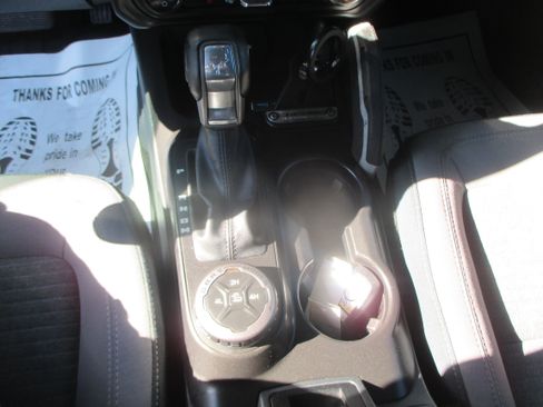 Used 2022 Ford Bronco Outer Banks AWD/4WD image 9