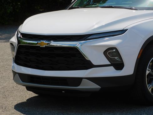 Used 2025 Chevrolet Blazer FWD LT w/ 2LT image 9