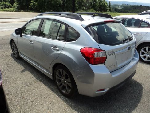 Used 2013 Subaru Impreza 2.0i Sport Premium image 10