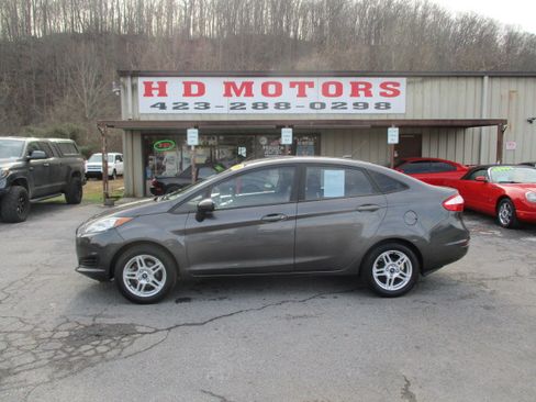 Used 2019 Ford Fiesta SE image 1