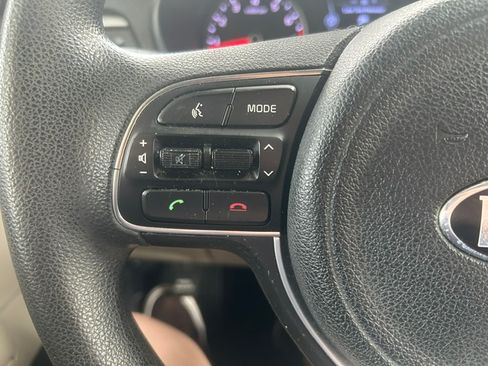 Used 2017 Kia Optima LX FWD image 9