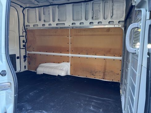 Used 2017 Nissan NV 2500 SV image 4