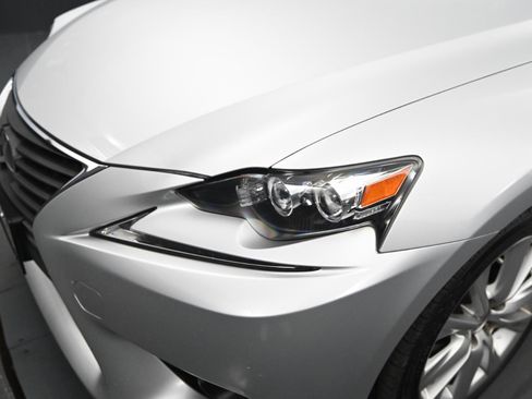 Used 2016 Lexus IS 300 image 8