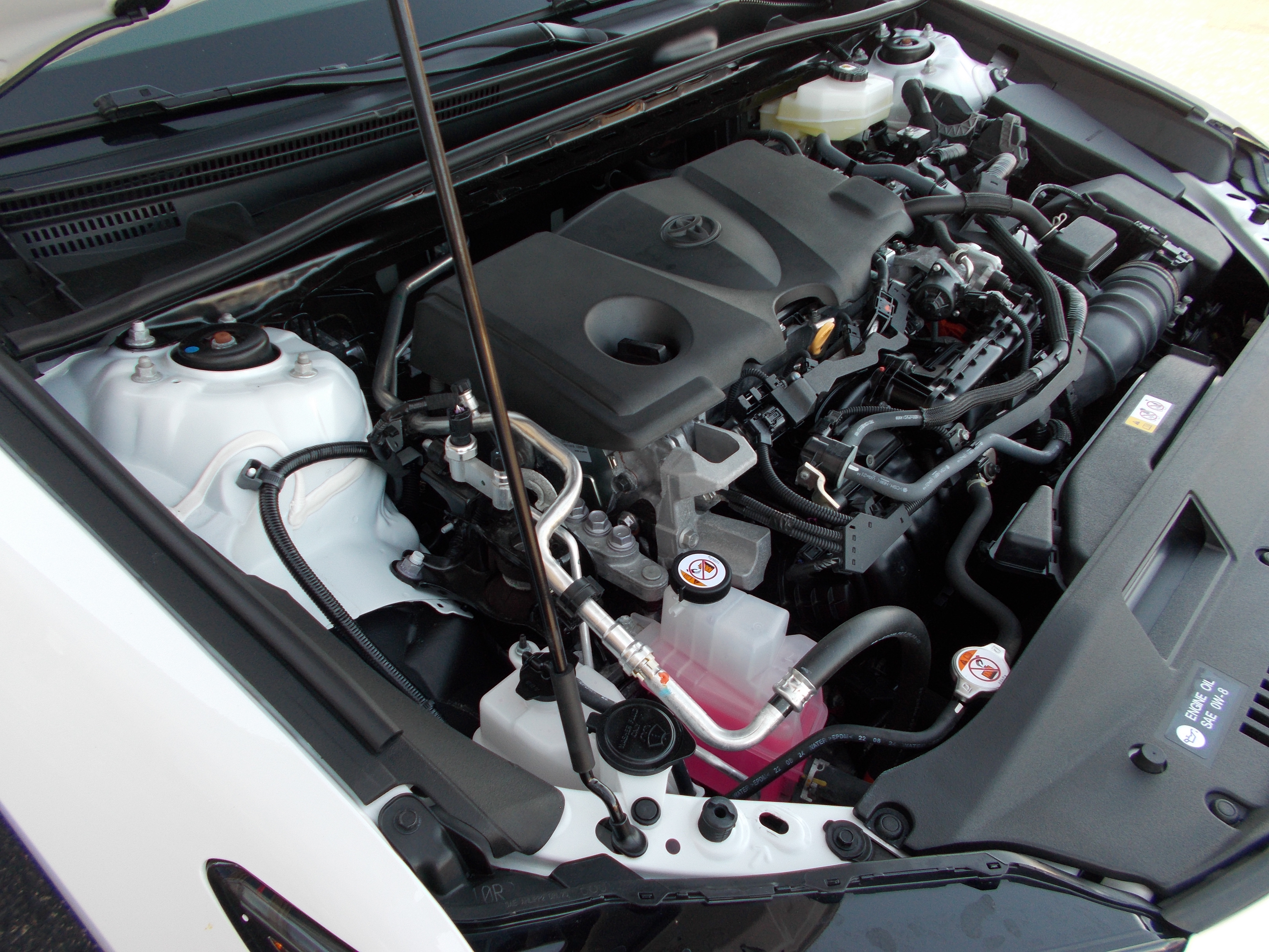 Used 2025 Toyota Camry SE Hybrid FWD image 10