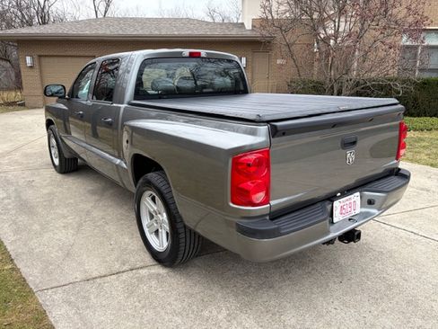 Used 2011 Dodge Dakota Lone Star image 3