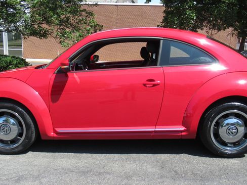 Used 2012 Volkswagen Beetle 2.5 Coupe FWD image 4
