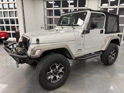 Used 2004 Jeep Wrangler X image 10