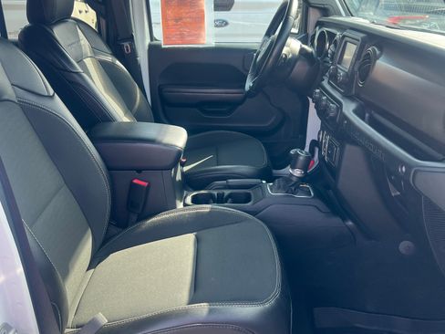 Used 2020 Jeep Wrangler Freedom Edition image 23