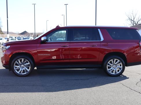 Used 2021 Chevrolet Suburban Premier image 5