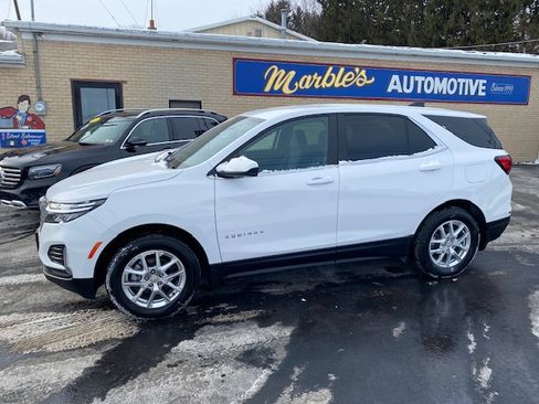 Used 2024 Chevrolet Equinox LT image 2