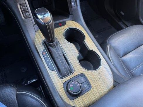 Used 2019 GMC Acadia Denali Ultimate image 19