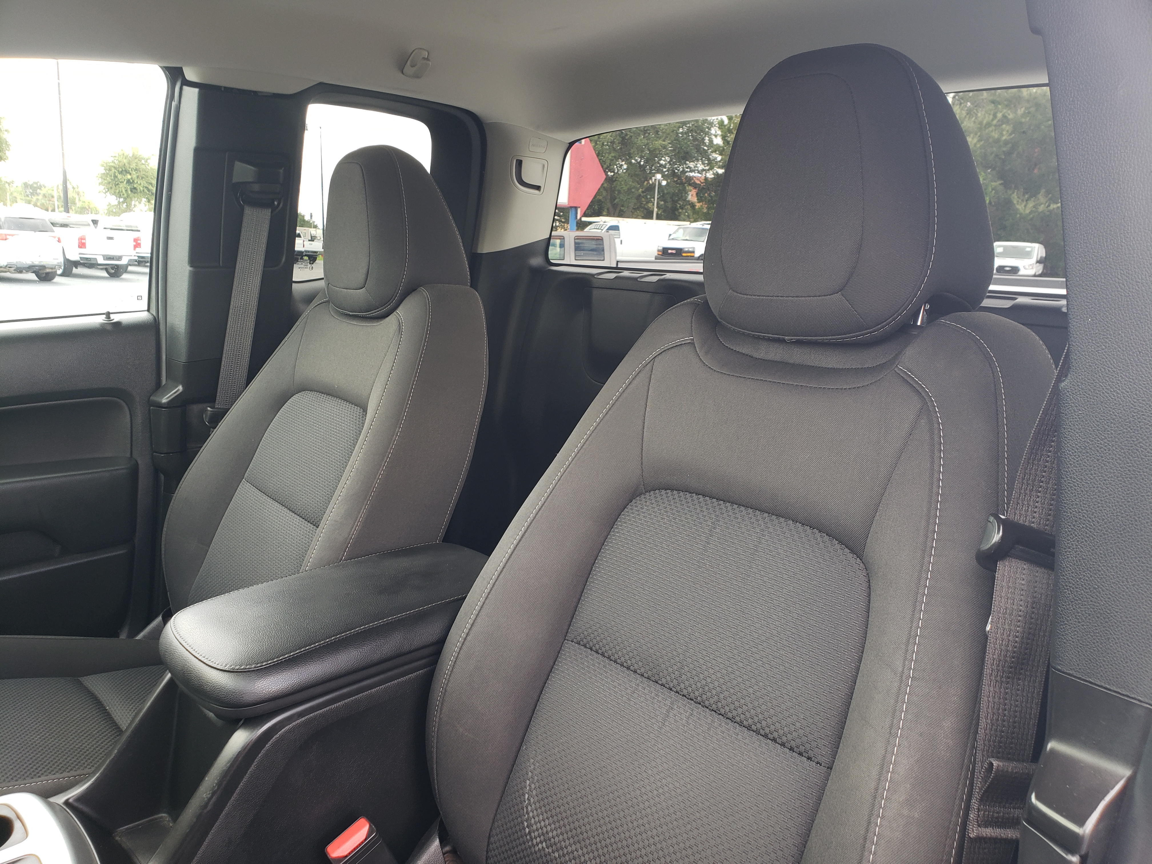 Used 2022 Chevrolet Colorado 2WD Extended Cab LT image 9