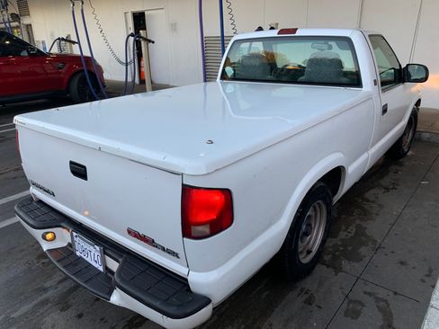 Used 2000 GMC Sonoma SL image 3