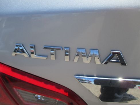 Used 2018 Nissan Altima 2.5 S Sedan FWD image 10
