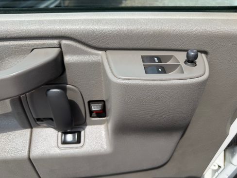 Used 2023 Chevrolet Express 2500 UNAVAIL RWD image 10