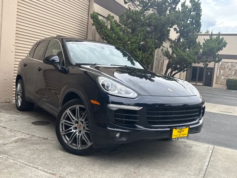 Used 2016 Porsche Cayenne S image 1