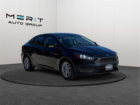 Used 2015 Ford Focus SE image 1