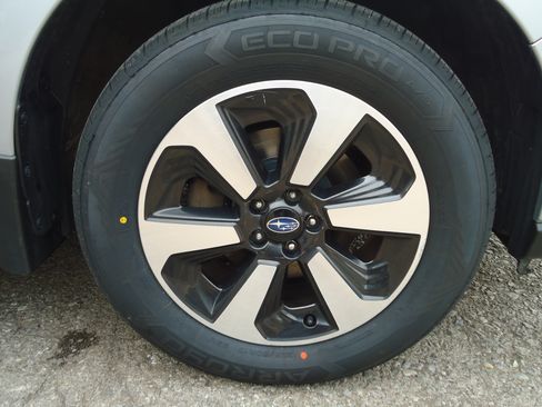 Used 2018 Subaru Forester 2.5i Premium AWD/4WD image 22