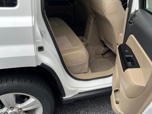 Used 2016 Jeep Patriot Sport image 8