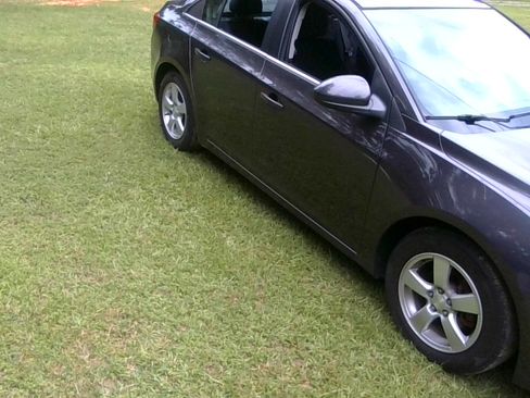 Used 2016 Chevrolet Cruze Limited LT Sedan FWD image 5