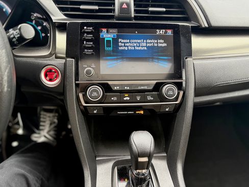 Used 2019 Honda Civic EX image 18