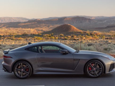 Used 2018 Jaguar F-TYPE SVR Coupe AWD/4WD image 3