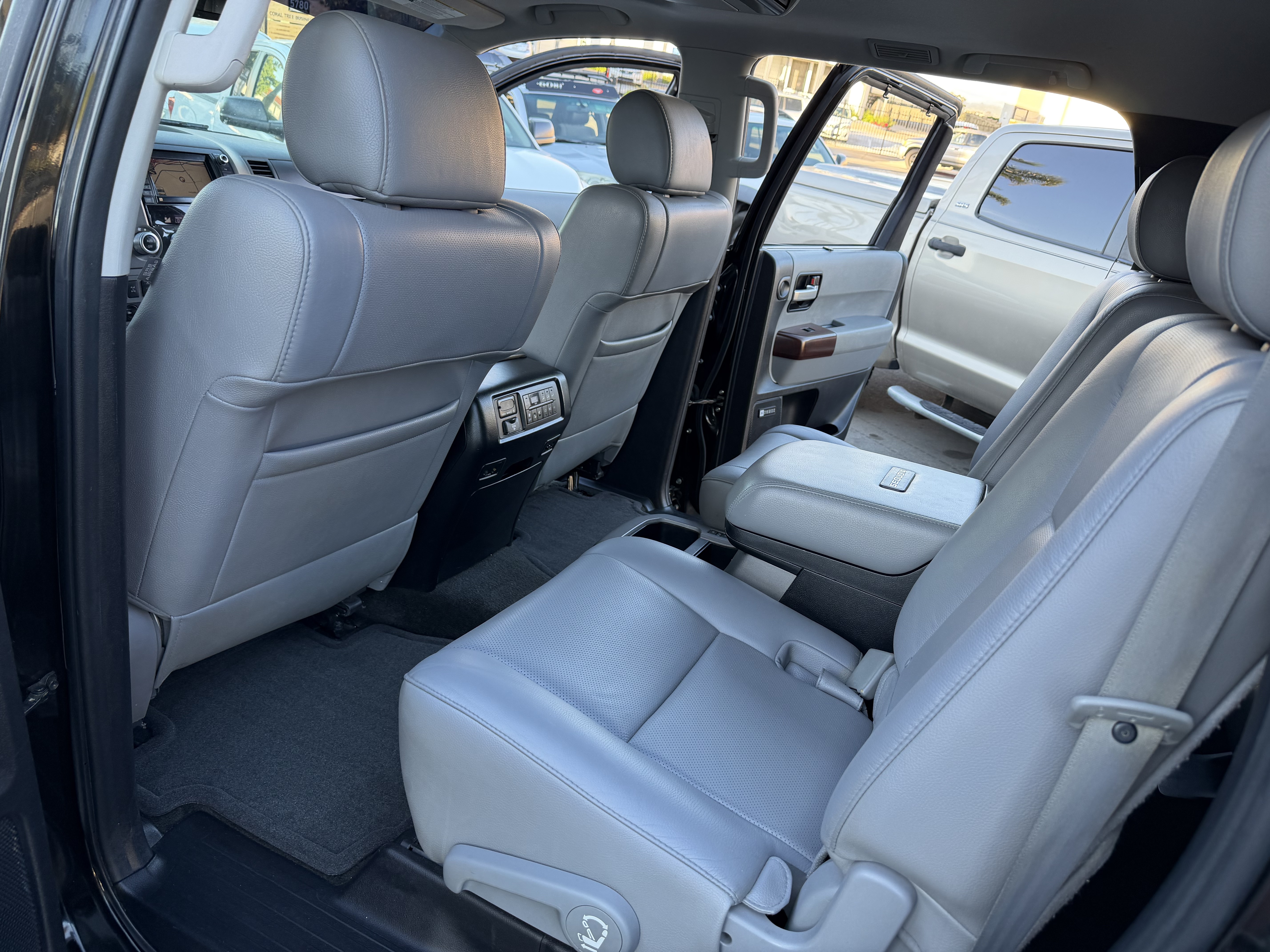 Used 2012 Toyota Sequoia Platinum AWD/4WD image 20